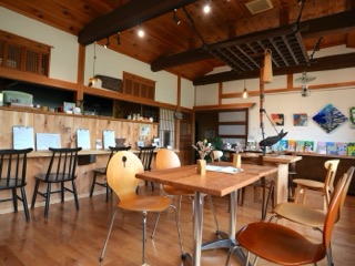 店内の様子 2